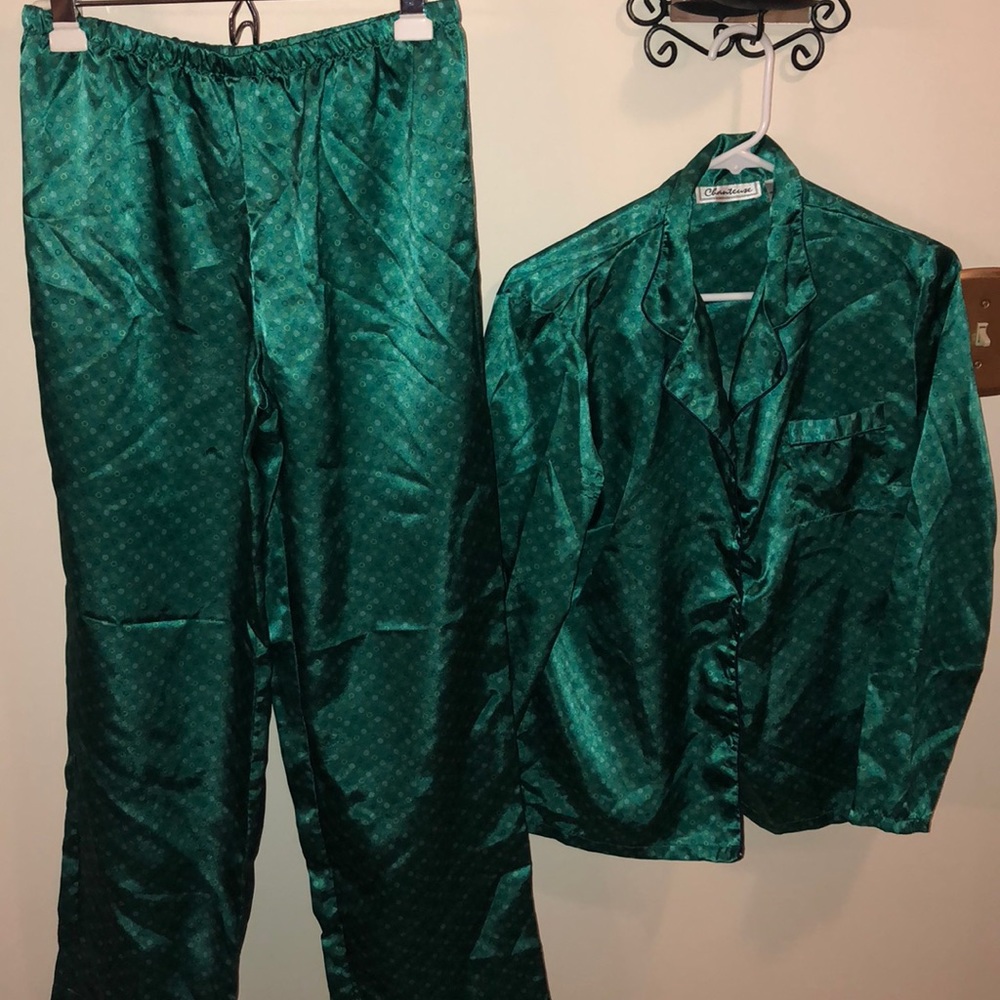 Chanteuse Intimates satin pajamas set. Like new!